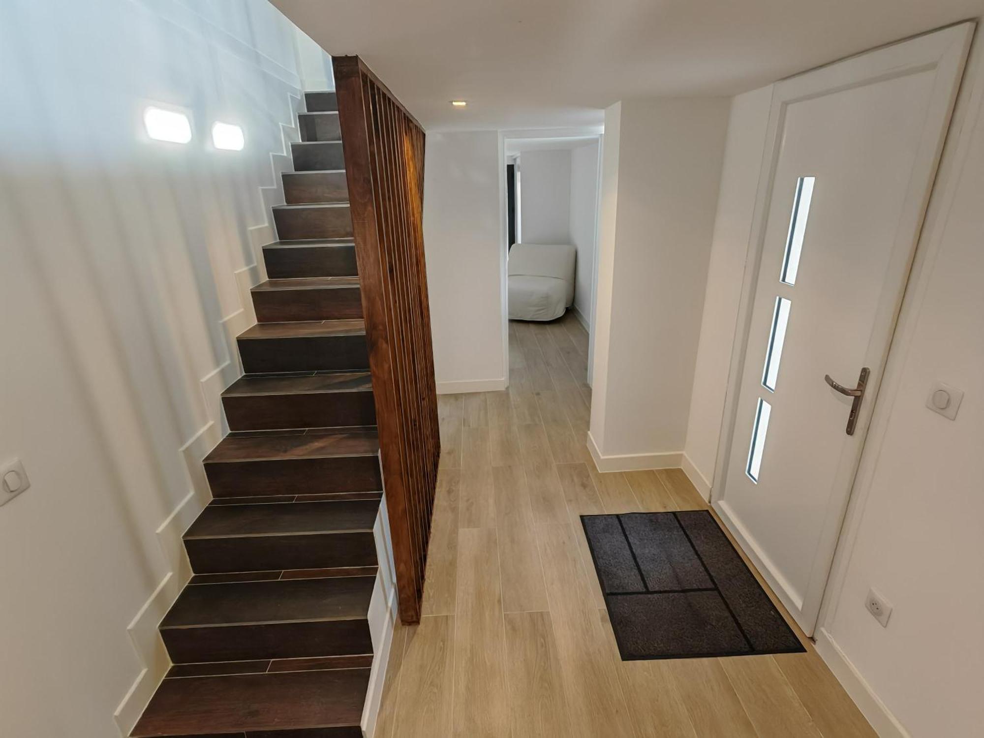 Holiday home Superbe Maison Loft 80 M2 Au Calme Avec Jardin Et Parking Prives Proche Paris La Vallee Village Fontenay-sous-Bois
